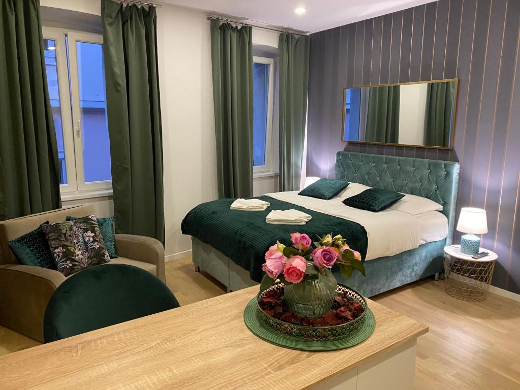 Hedone Luxury 3 Apartments with FREE PARKING - Studio Apartment