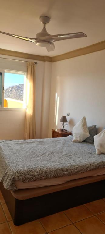 Kép Holiday home with a Serene Ocean and Mountain View szállásáról Adejében a galériában