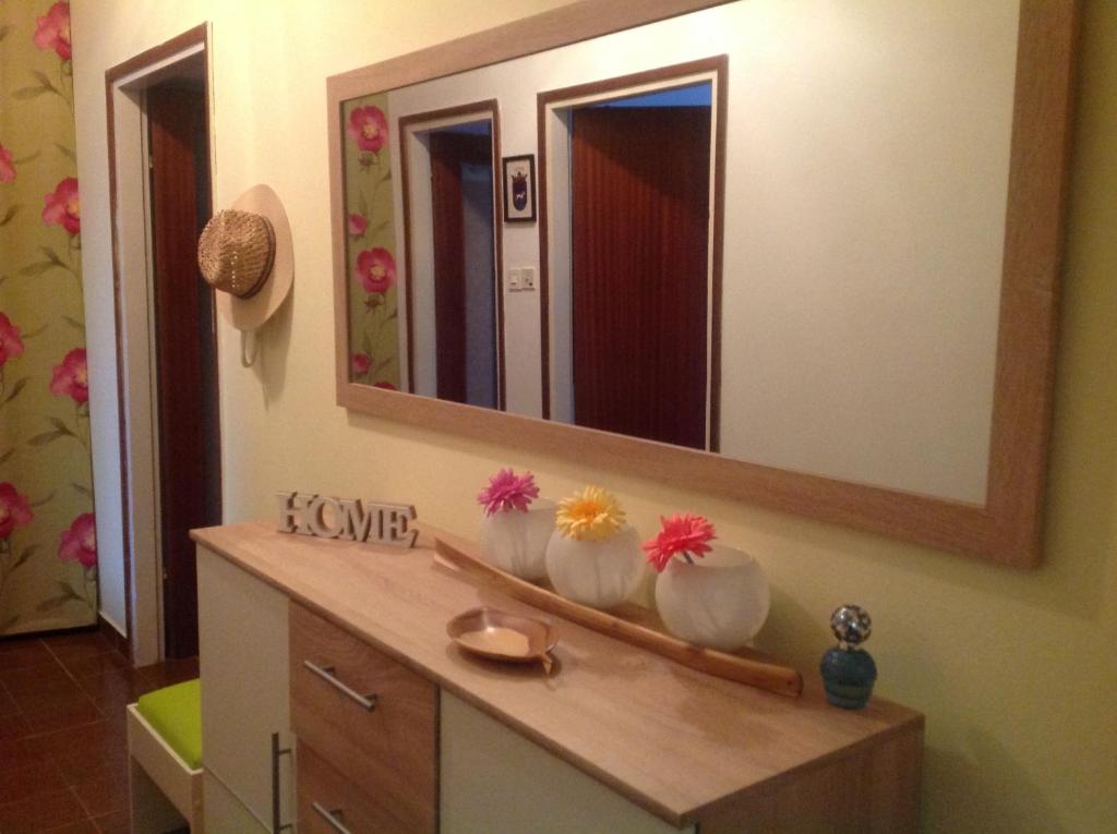 Zdjęcie z galerii obiektu Apartment near centar for 2+1 at Pula, with garden and free parking w Puli