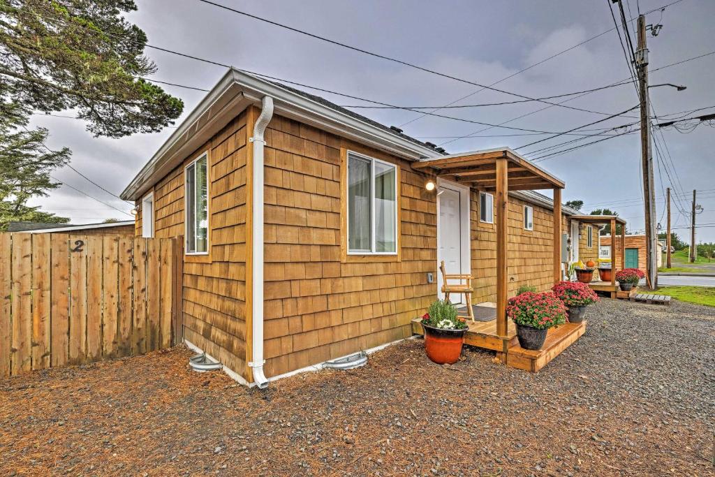 Duplex with Shared Yard - Near Long ! - Housity