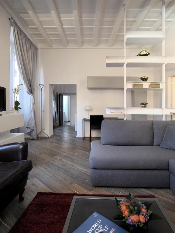 A seating area at Antiche Residenze Romane Navona