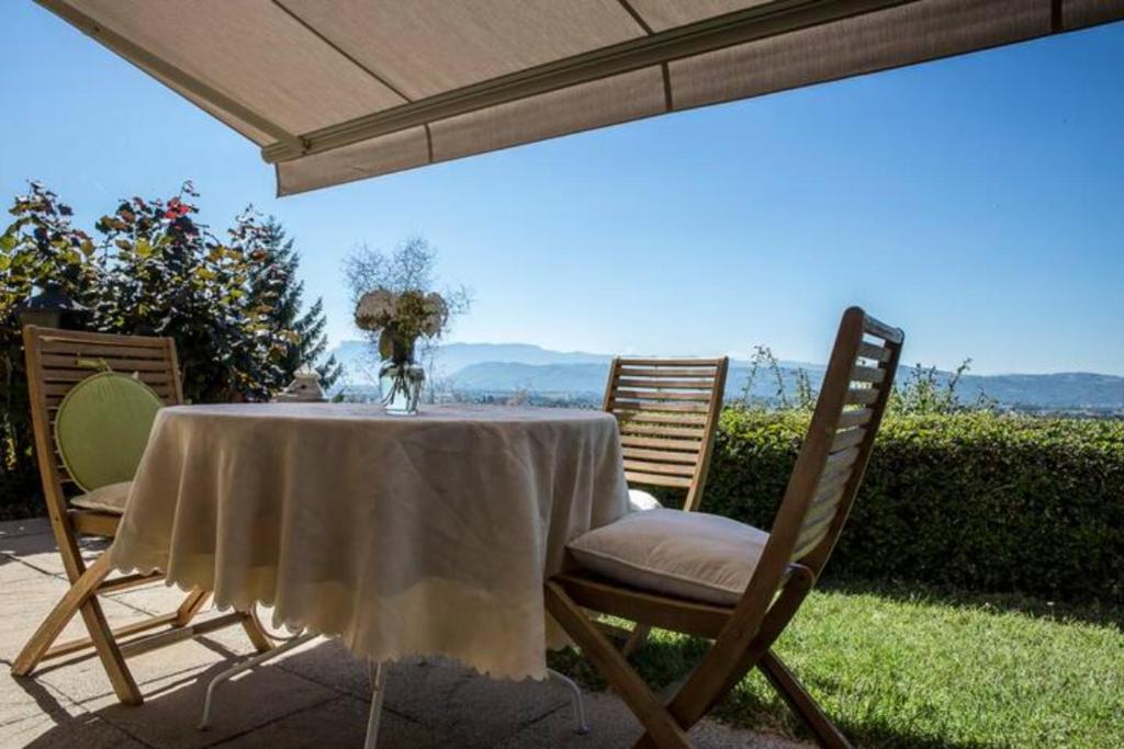 Le Mas Dauphinois - Double Room With Private Bathroom