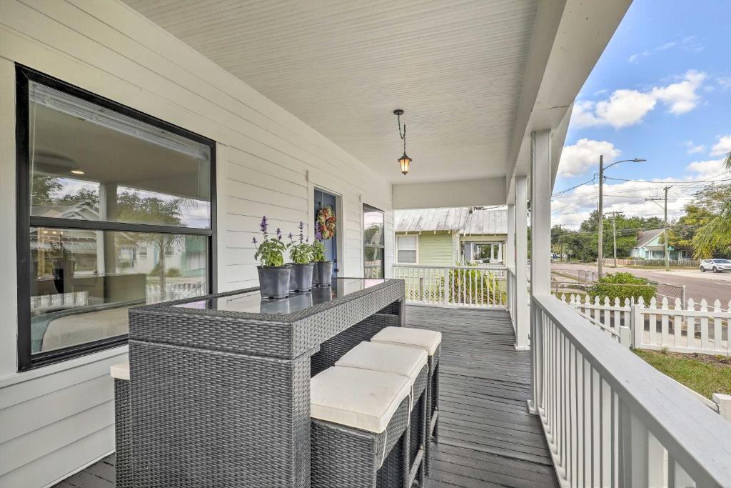 Bright and Sunny Tampa Getaway with Patio and Yard!