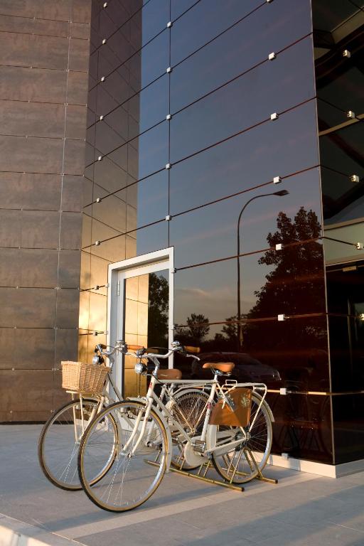 Jízda na kole v ubytování Hotel For You nebo okolí