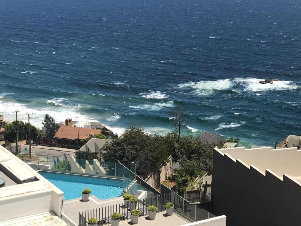 a view of the ocean from a building at Depto. estudio con vista al mar in Viña del Mar