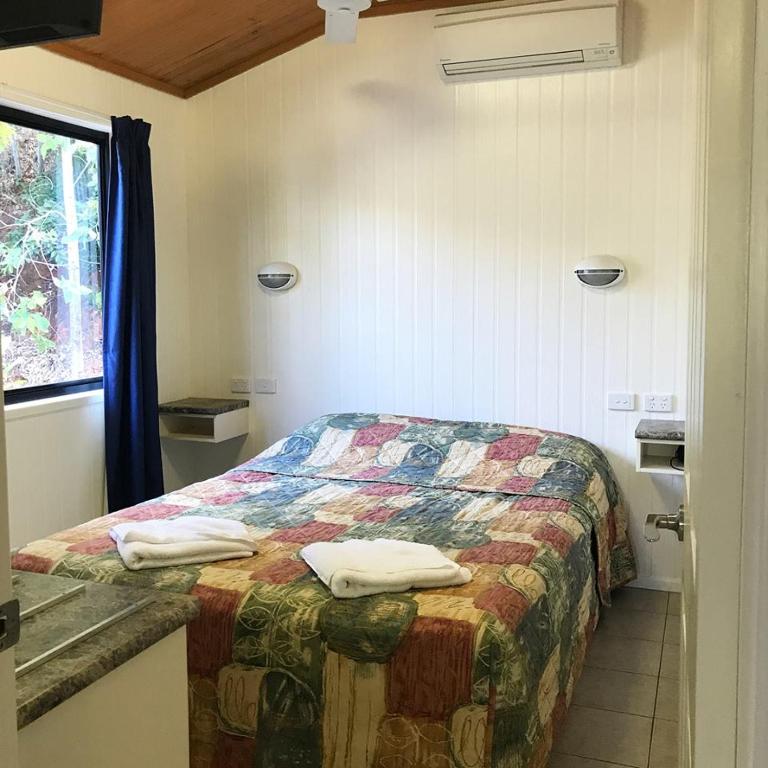Postel nebo postele na pokoji v ubytování Big4 Port Douglas, Glengarry Holiday Park