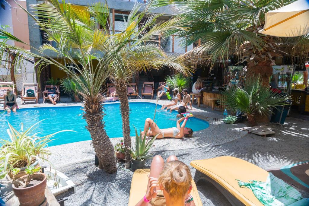 Bazén v ubytování Banana's Adventure Hostel nebo v jeho okolí