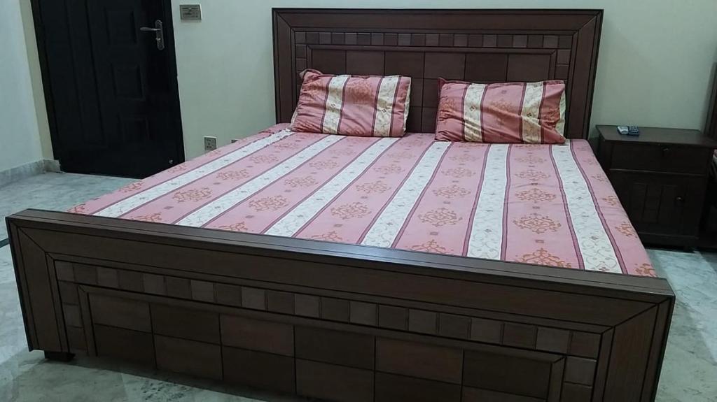 Apartment Three Bedrooms Home Johar Town, Lahore, Pakistan
