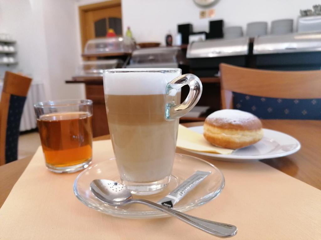 Jídlo v hotelu nebo okolí