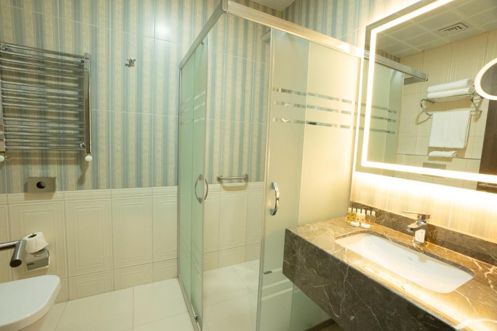 Ramada Encore by Wyndham Istanbul Avcilar - Doble Suite Con Vista De La Ciudad: No Fumar
