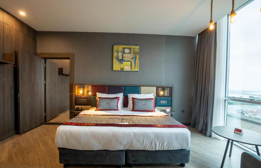 Ramada Encore by Wyndham Istanbul Avcilar - Suite Doble Con Vista Al Mar - No Fumadores