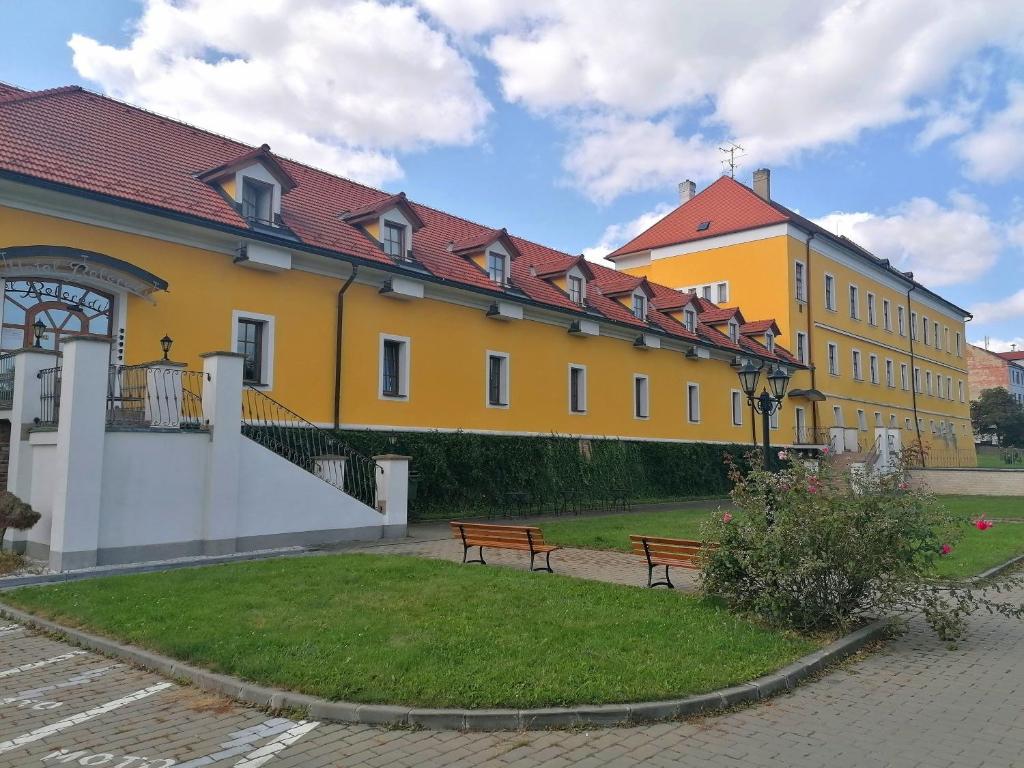 Budova, kde se hotel nachází