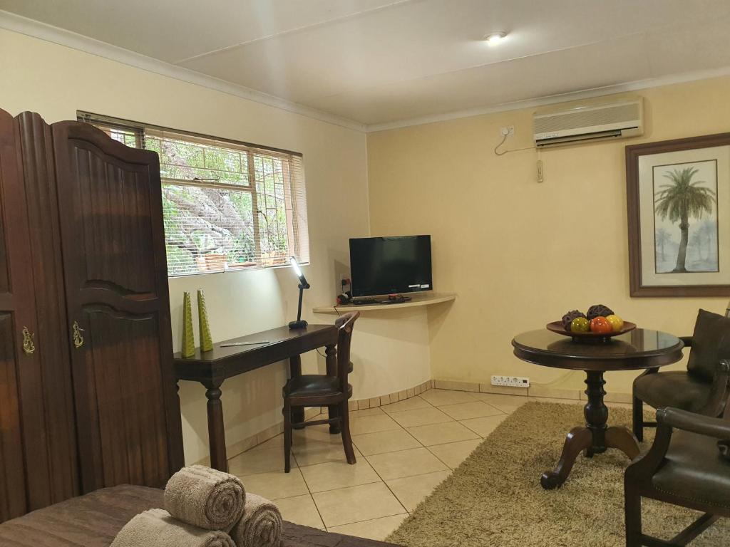 Selati 103 Guest Cottages - Triple Chambre