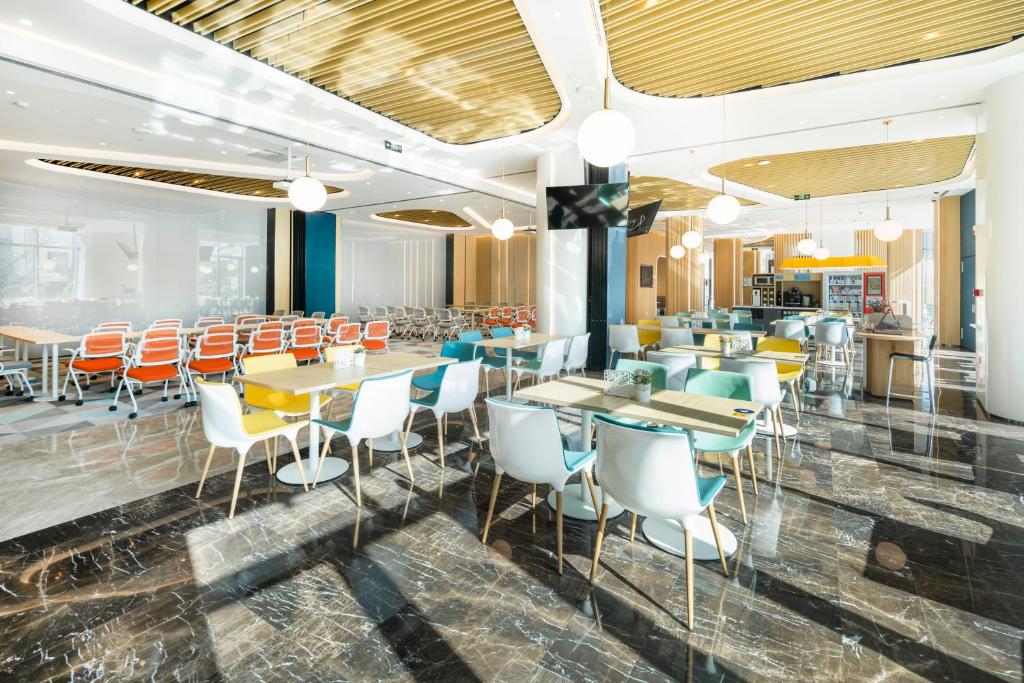 Restaurace v ubytování Holiday Inn Express Shanghai Pudong Zhangjiang by IHG - 20 minutes to New International Expo Center and Disneyland