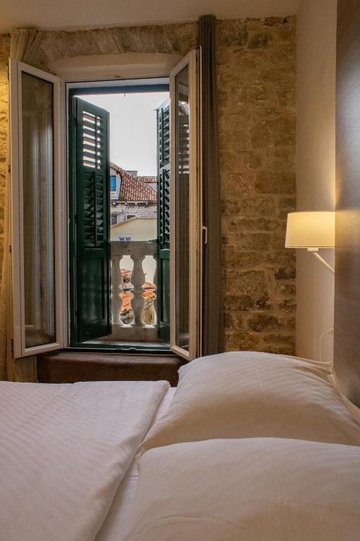 Slavija Culture Heritage Hotel - Resim 44