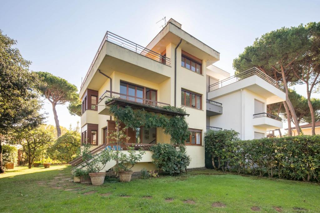 Κήπος έξω από το Villa Luia by Mmega