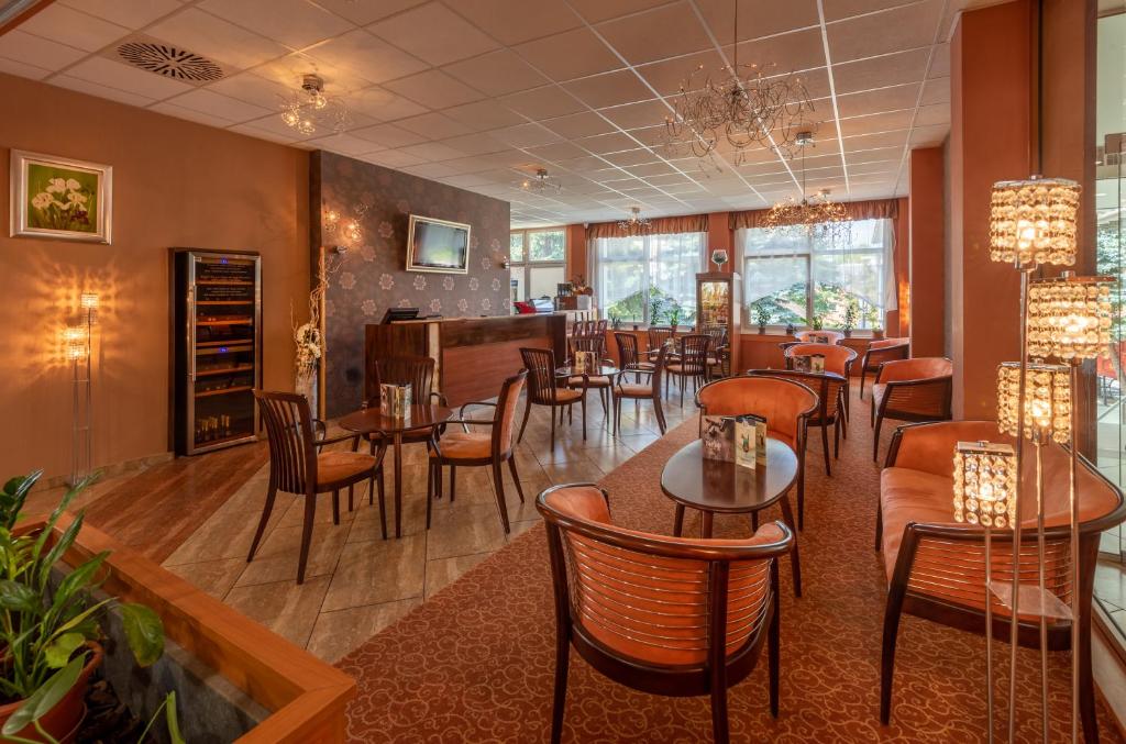 Restaurace v ubytování Hotel Barátság