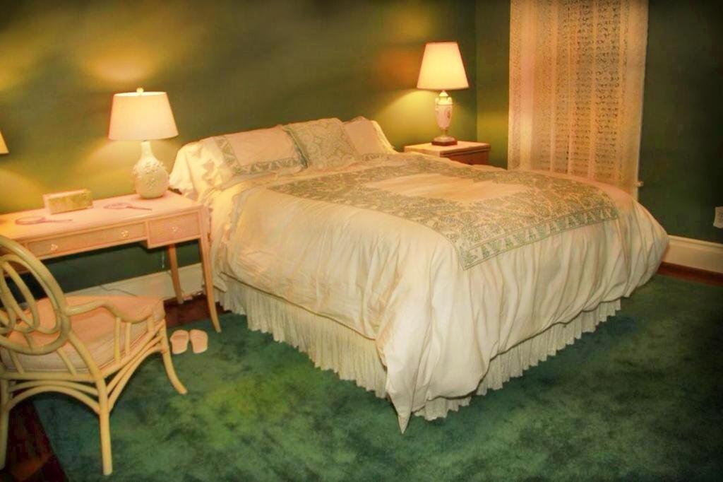 South Broadway Manor B&B - Near Fallingwater, Ohiopyle State Park, Hiking & Biking trails GAP - Twee Slaapkamers Appartement