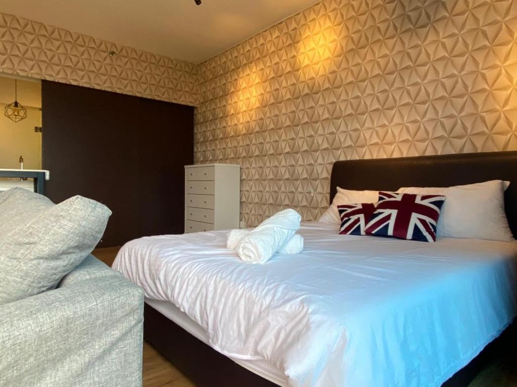 Zillion Cozy - Trefoil Setia Alam- Next to Setia City Mall & Convention Centre - One-Bedroom Apartment