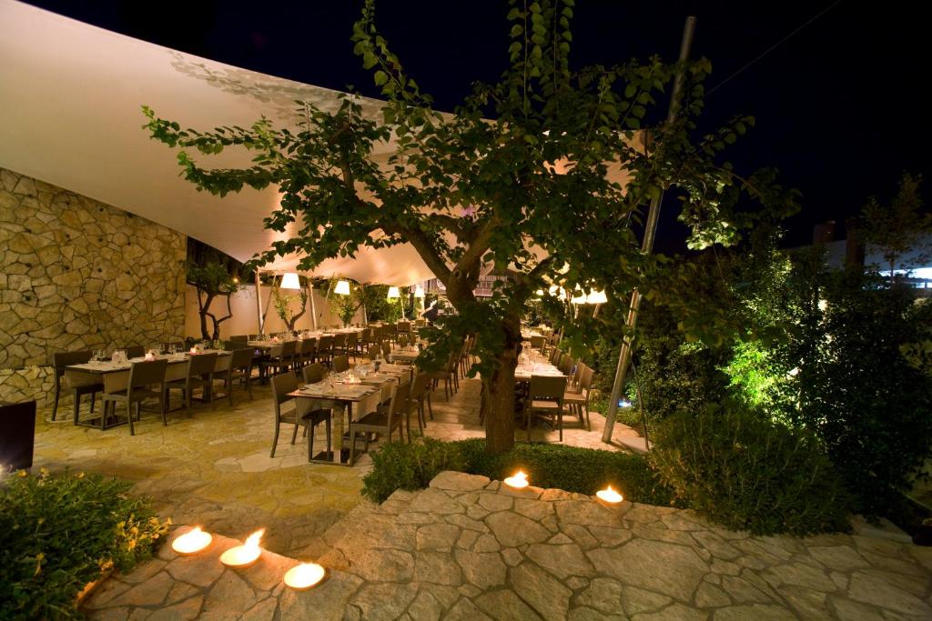 Restaurace v ubytování Hotel Naitendì