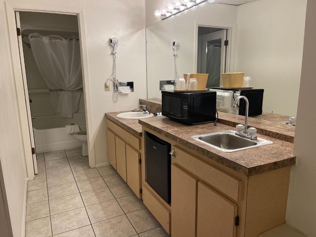 Zoders Inn and Suites photo