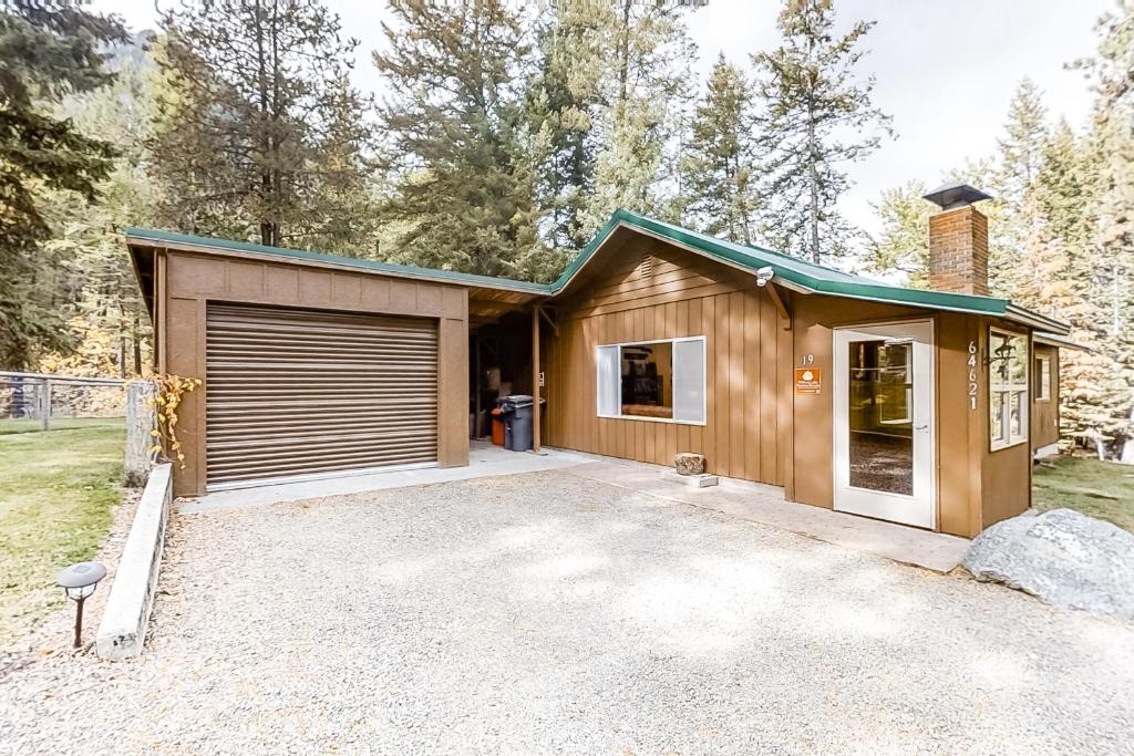 Chinook Lake, Joseph (updated prices 2024)