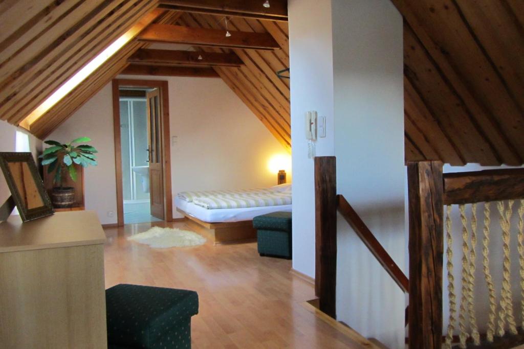 Postel nebo postele na pokoji v ubytování Chalupa Štrba