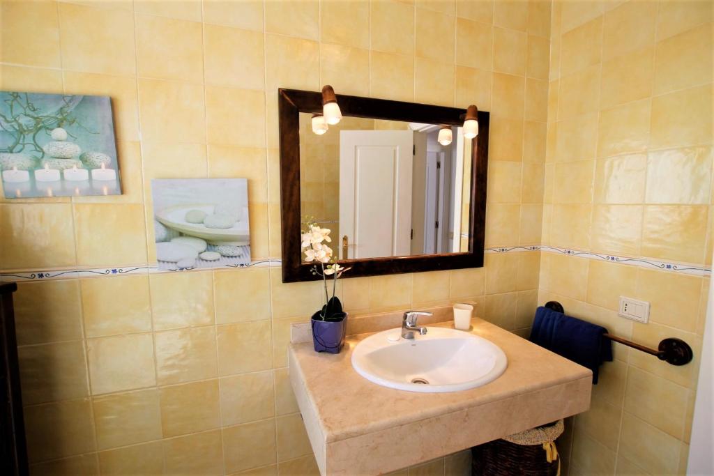 A bathroom at Casa El Rincon Azul
