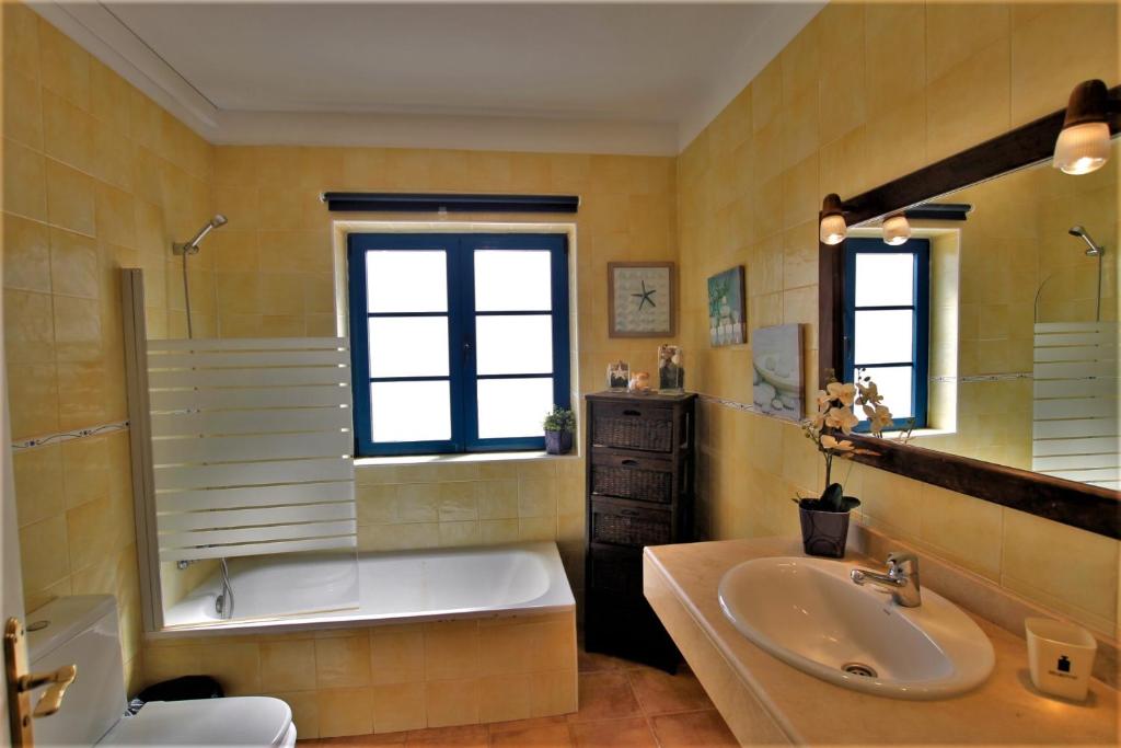 A bathroom at Casa El Rincon Azul