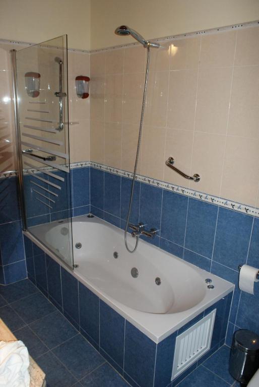 CASA RURAL DULCE NOMBRE, Nava de San Pedro – Updated 2022 Prices
