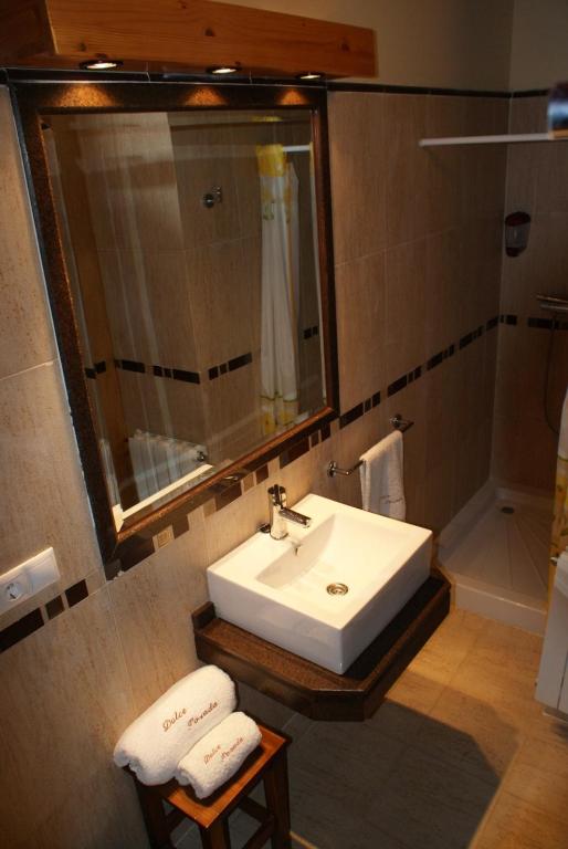 CASA RURAL DULCE NOMBRE, Nava de San Pedro – Updated 2022 Prices