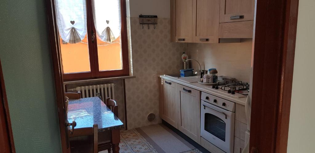 Kuchyňa alebo kuchynka v ubytovaní Cà La Terrazza - DENTRO IL BORGO STORICO