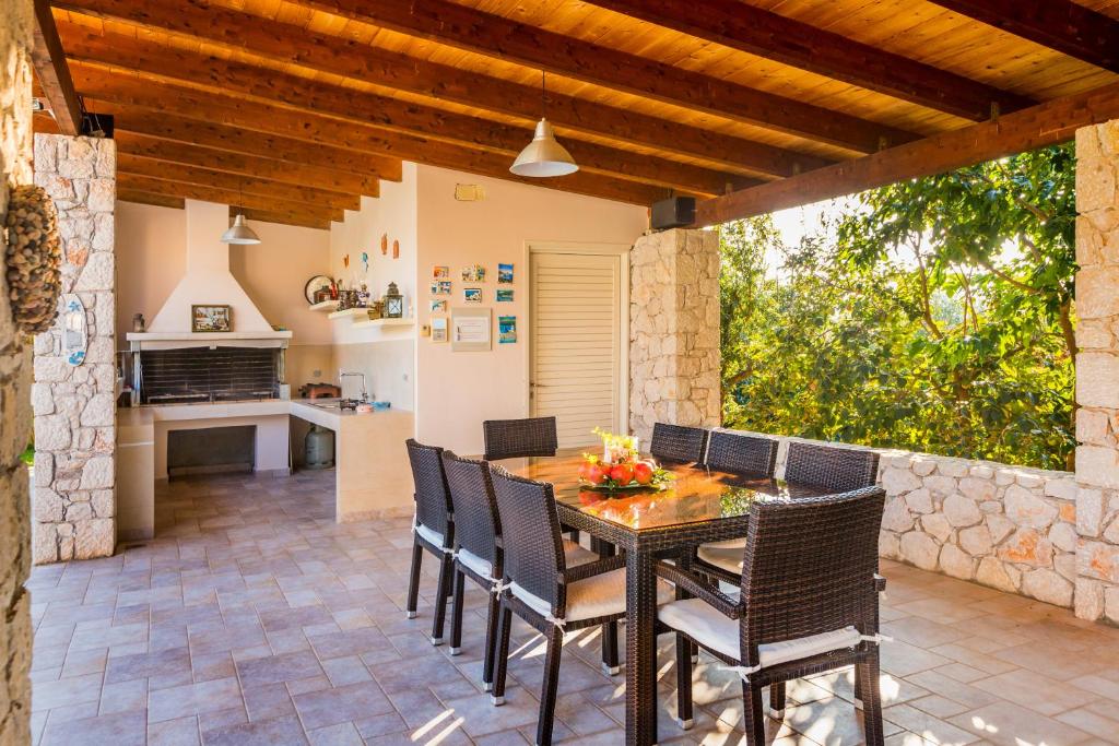 Kuchnia lub aneks kuchenny w obiekcie Villa Elva Nafplio