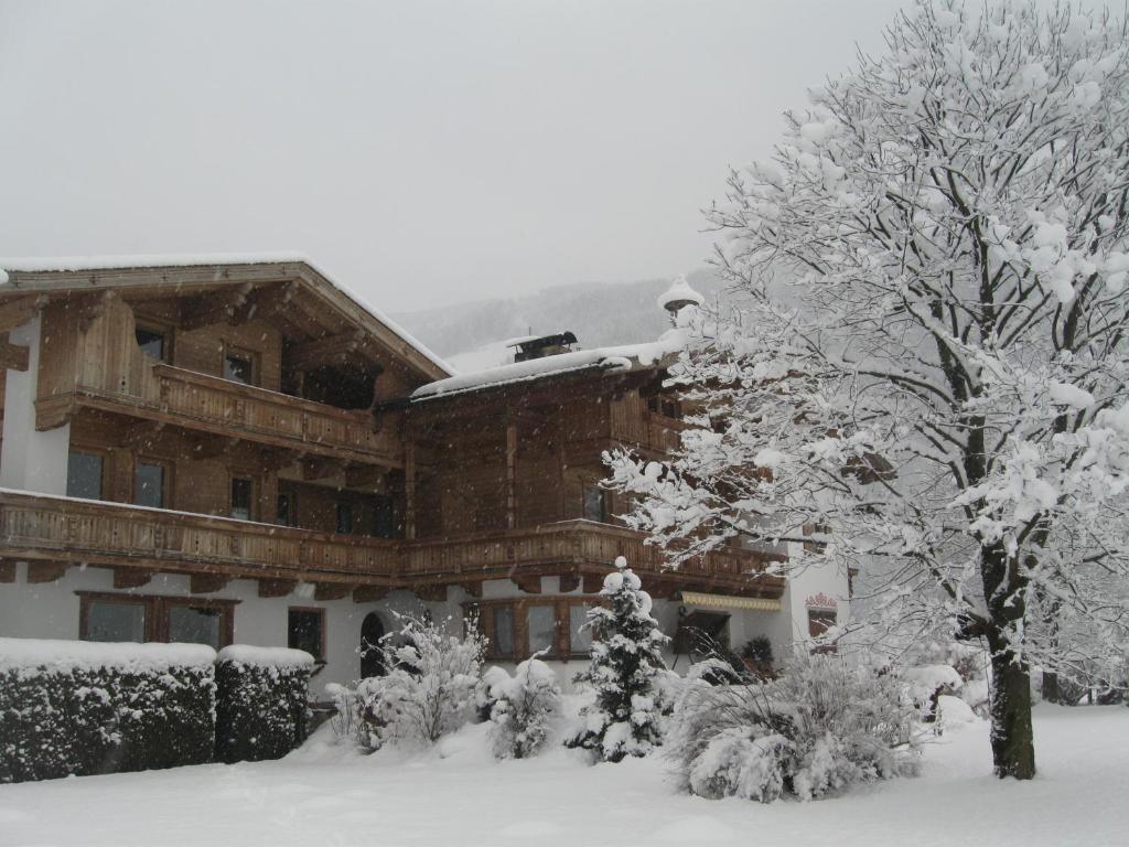 Klausnerhof during the winter