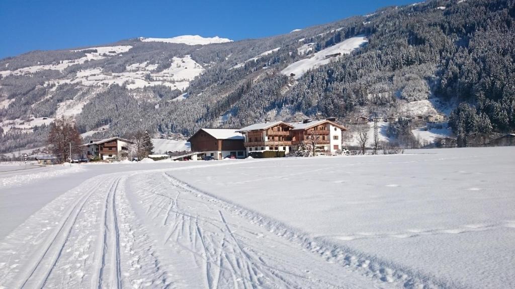 Klausnerhof during the winter