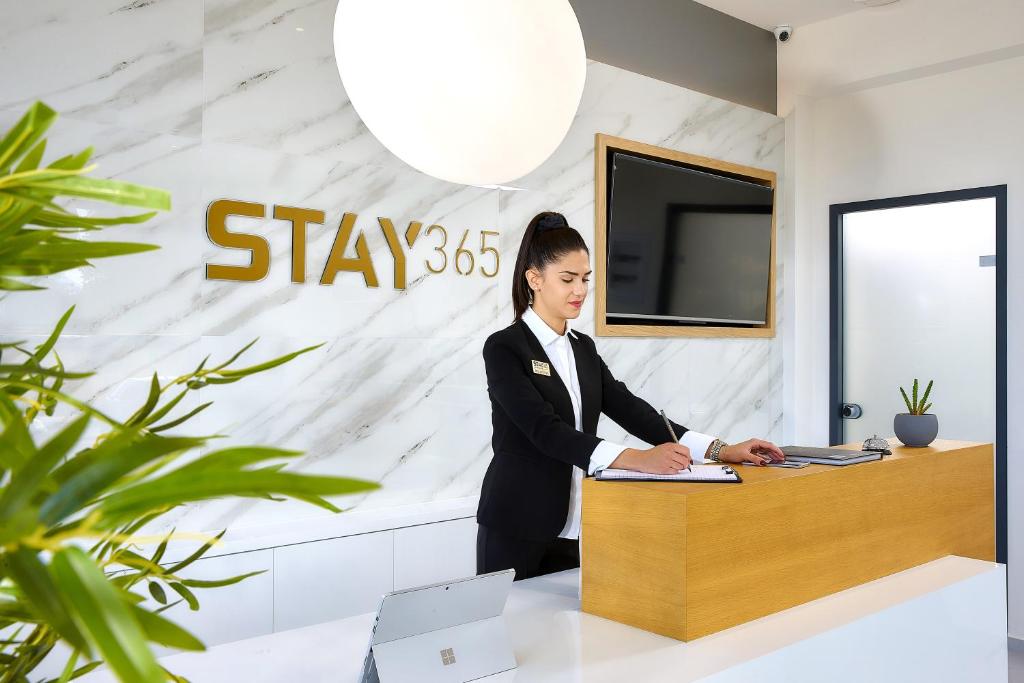 Stay 365 Heraklion Apart Hotel - 2