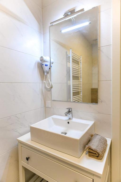 Old Town Zagreb Airport - 7