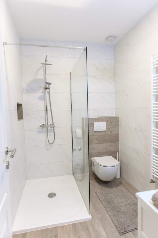 Old Town Zagreb Airport - 6