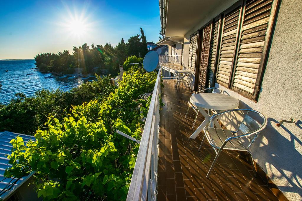 Fotografia z galérie ubytovania Apartment Nata with beautiful sea view v destinácii Starigrad-Paklenica