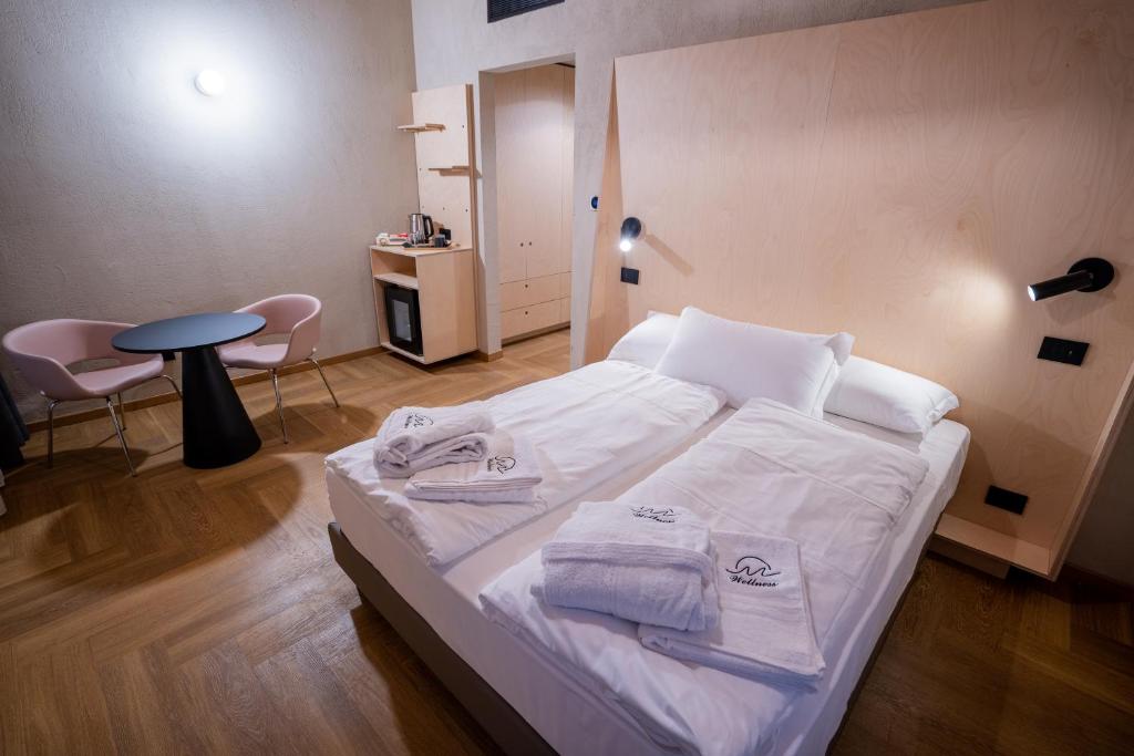 La Meridiana - Deluxe King Room
