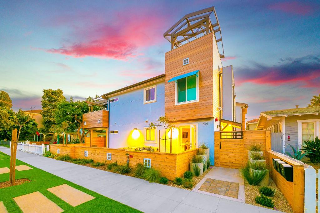 New Tremont Modern Beach Condo, Oceanside (updated prices 2024)