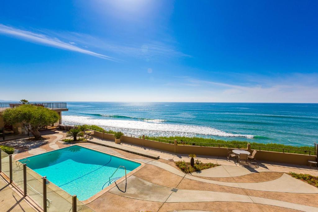 Del Mar Beach Club Retreat