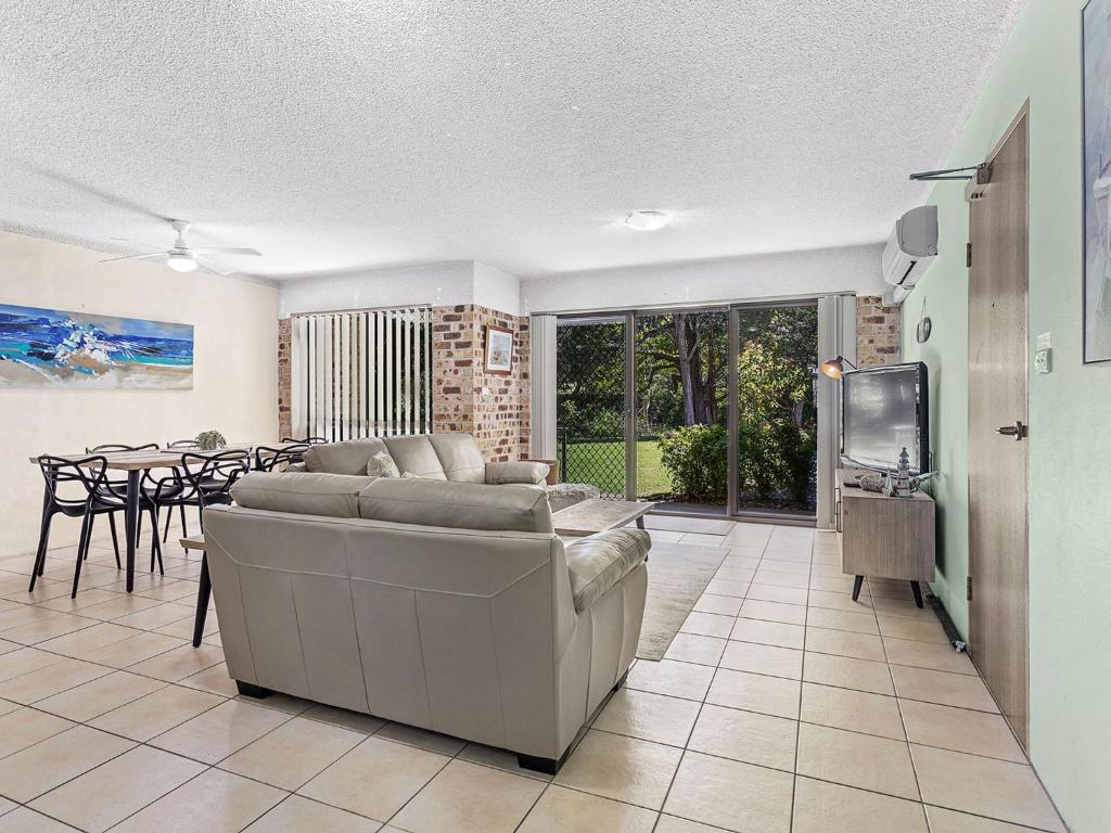 Posezení v ubytování Bay Parklands Unit 38 2 Gowrie Avenue