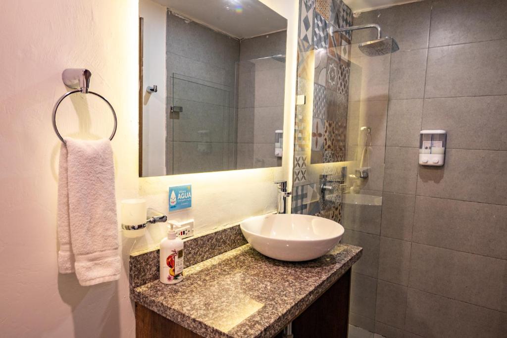 Koupelna v ubytování Hotel Amoek