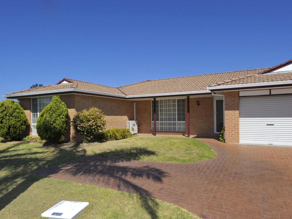 Reef Close 1 2, Fingal Bay (updated prices 2024)