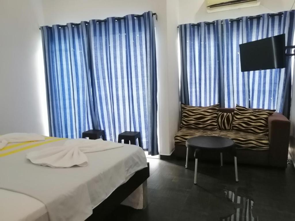 Le Petit Hotel & Restaurant - غرفة مزدوجة مع شرفة