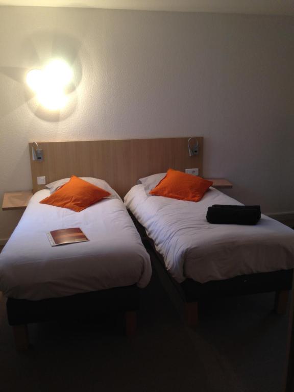 Kyriad Direct La Rochelle Aytré - Quadruple Room (4 Single Beds)