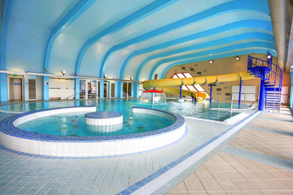 Bazén v ubytování Hotel SOREA TITRIS nebo v jeho okolí