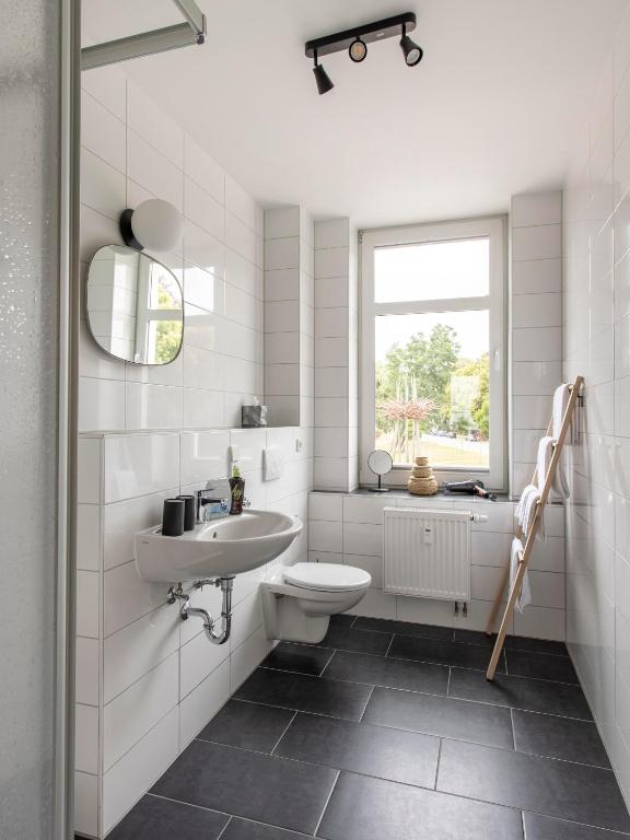 limehome Chemnitz Hartmannstraße - Two-Bedroom Suite With Balcony