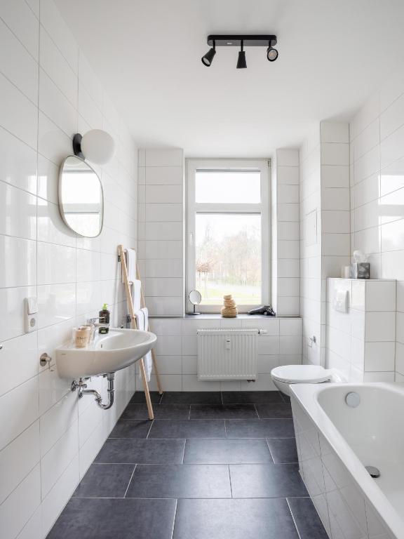 limehome Chemnitz Hartmannstraße - Suite With Bathtub